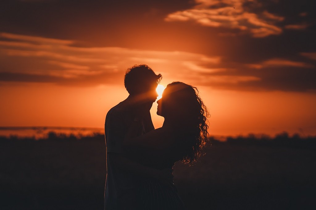 What your longest relationship learns about you. | MatchScams