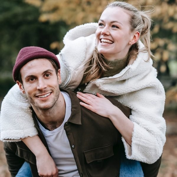 5 Ways to Recognize Healthy Love | MatchScams 2022